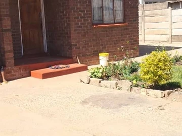 Spacious 6-BR House for Sale in Budiriro, Harare - Generous Land Space!