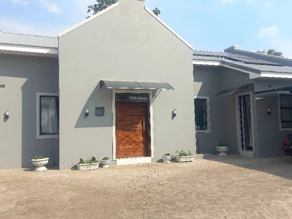 4-Bedroom all ensuite Townhouse with Borehole in Greendale near Food lovers 