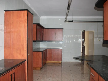 Ambassadorial House to Let