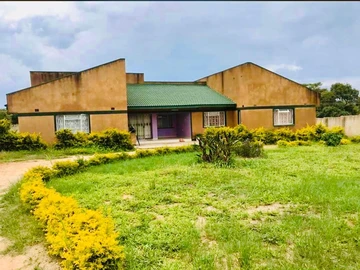 Neat 4 Bedroomed House For Sale In Chinhoyi