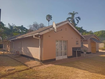 Eastlea House To Let Close To Samora