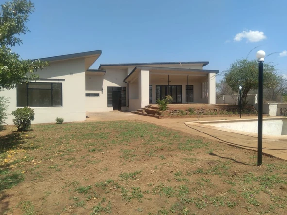 3BR/3BA Sunning Hill Home for Sale with Pool & Borehole, Bulawayo East