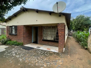 4-Bedroom House for Sale in Glen Norah, Harare. Land Area: 312m²