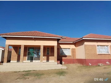 House with 10 Rooms in Senga Gweru. Great rental income