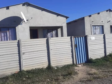 Neat and Modern , Solid House for sale in Senga, Gweru. A choice of 2 houses, situated near MSU. 