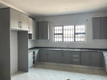 Newly built house to let in Sunway city.