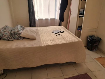 Bachelors flat for rent available 1 November