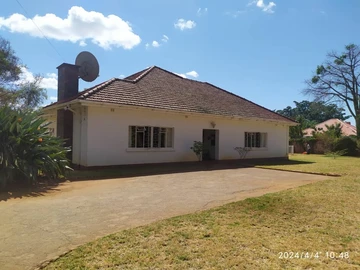 Reduced -A touch of class -Kumalo Home for Sale with Pool and Borehole!