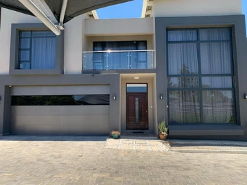 4-Bedroom Luxury Apartment with Borehole in Highlands, Harare North