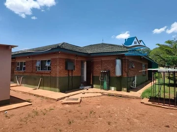 5-Bedroom House with Pool in Morningside, Bulawayo South - Own Borehole