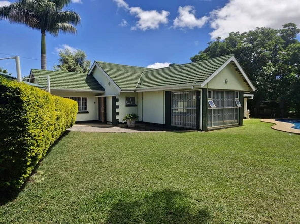 Stunning Alexander Park House with Extensive Features!