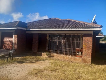 *Waterfalls**Mainway Meadows Modern 3bedroomed house for sale   ensuite Master bathroom and shower  