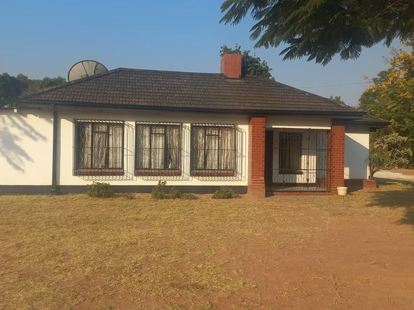 3-Bedroom Home for Sale with Borehole in Chadcombe along Chiremba Road fit for offices and clusters 