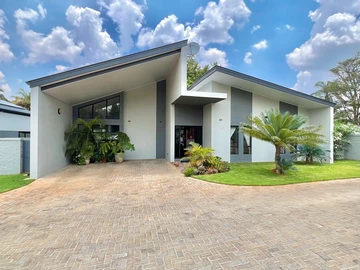 Elegant 3-Bedroom Townhouse Complex in Greendale, Harare