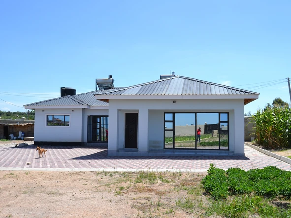 Quaint 5-Bedroom Cottage with Borehole in Waterfalls, Harare