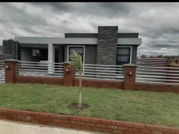 4BR House for Sale in Arlington, Harare: Pool & Borehole Included