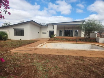 3-Bedroom House with Pool & Borehole in Sunning Hill, Bulawayo East