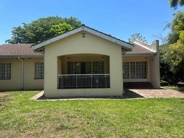 For Sale: 3BR Townhouse Complex in Highlands, Harare with Borehole