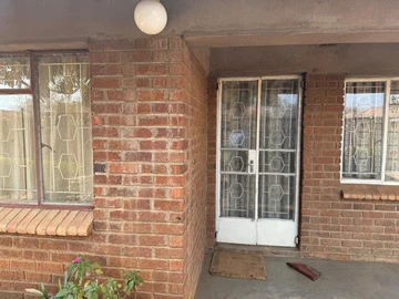 Charming 3 Bedroom House for Sale in Mahatshula, Bulawayo North